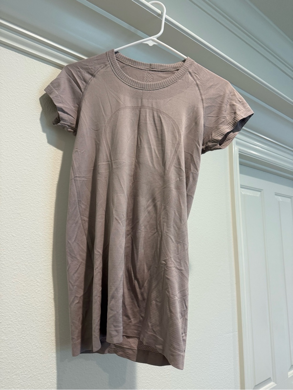 lululemon athletica Short Sleeve Tunic Dress in Taupe